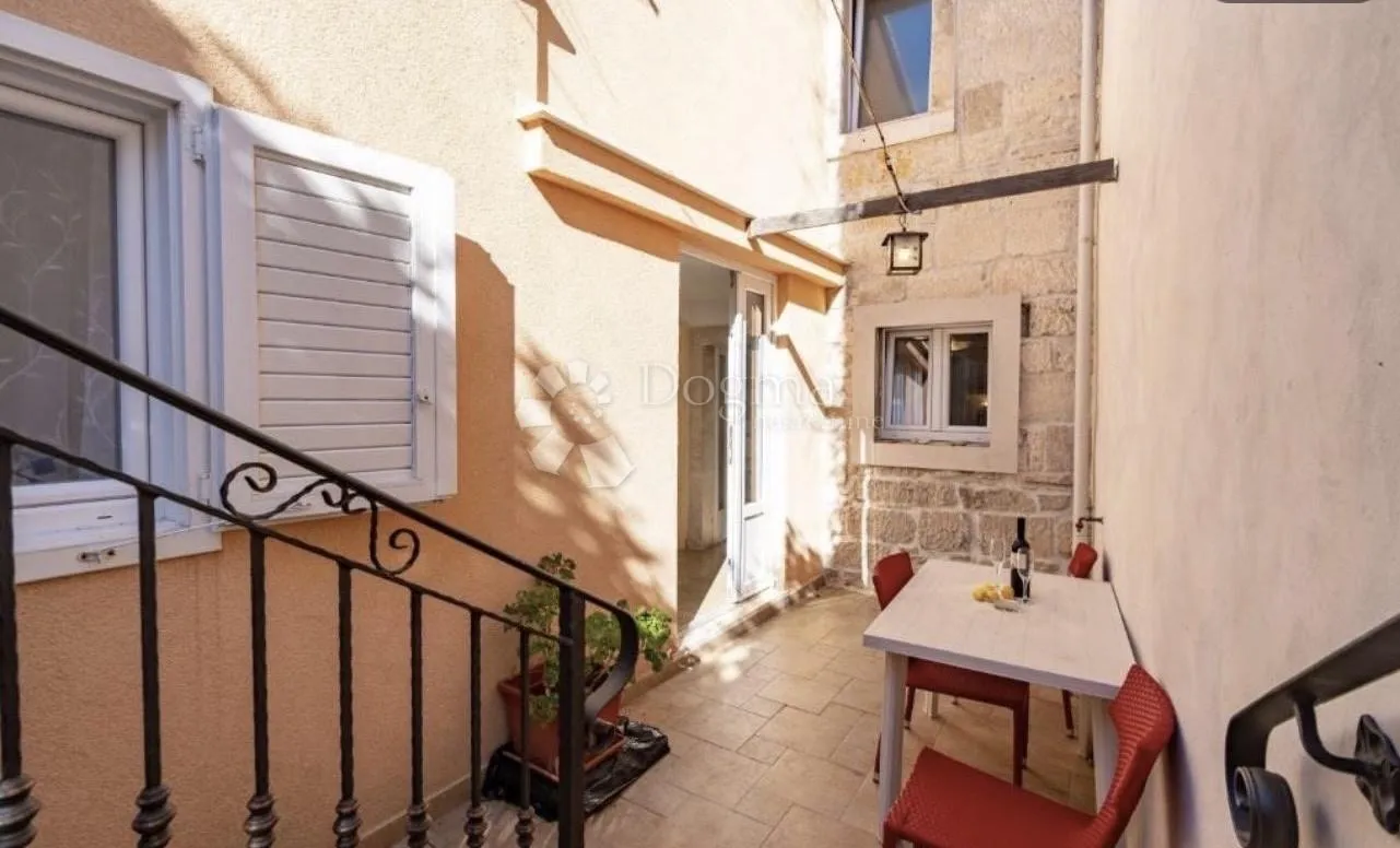 korčula, kuća na prodaju 1. red do mora - slika 8