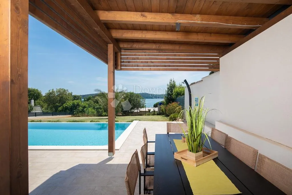 prekrasna vila pomer - slika 22