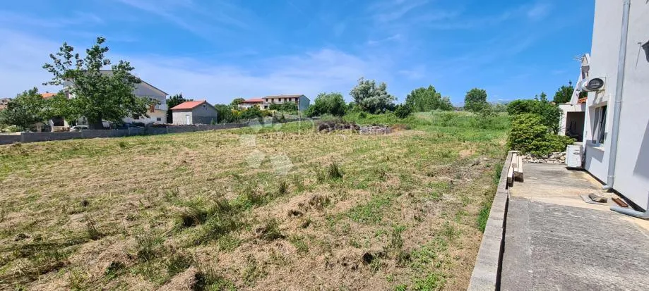 ljubač prvi red: 3034 m² uz pješčanu plažu - slika 2