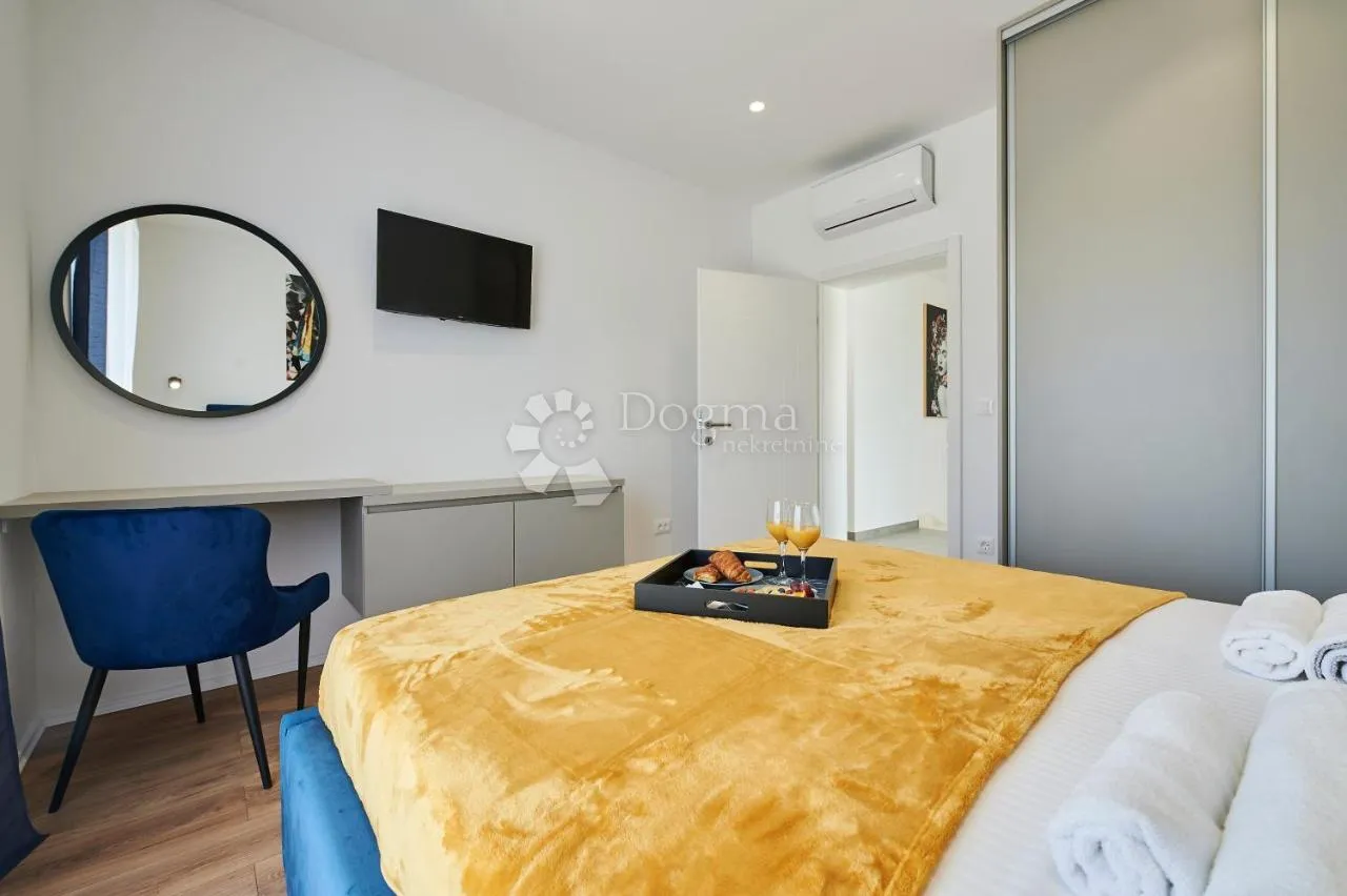 kaštel novi- luksuzna villa s bazenom - slika 18