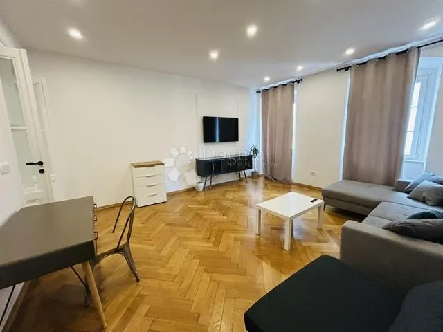 renoviran gospodski stan od 107m2 - slika 11