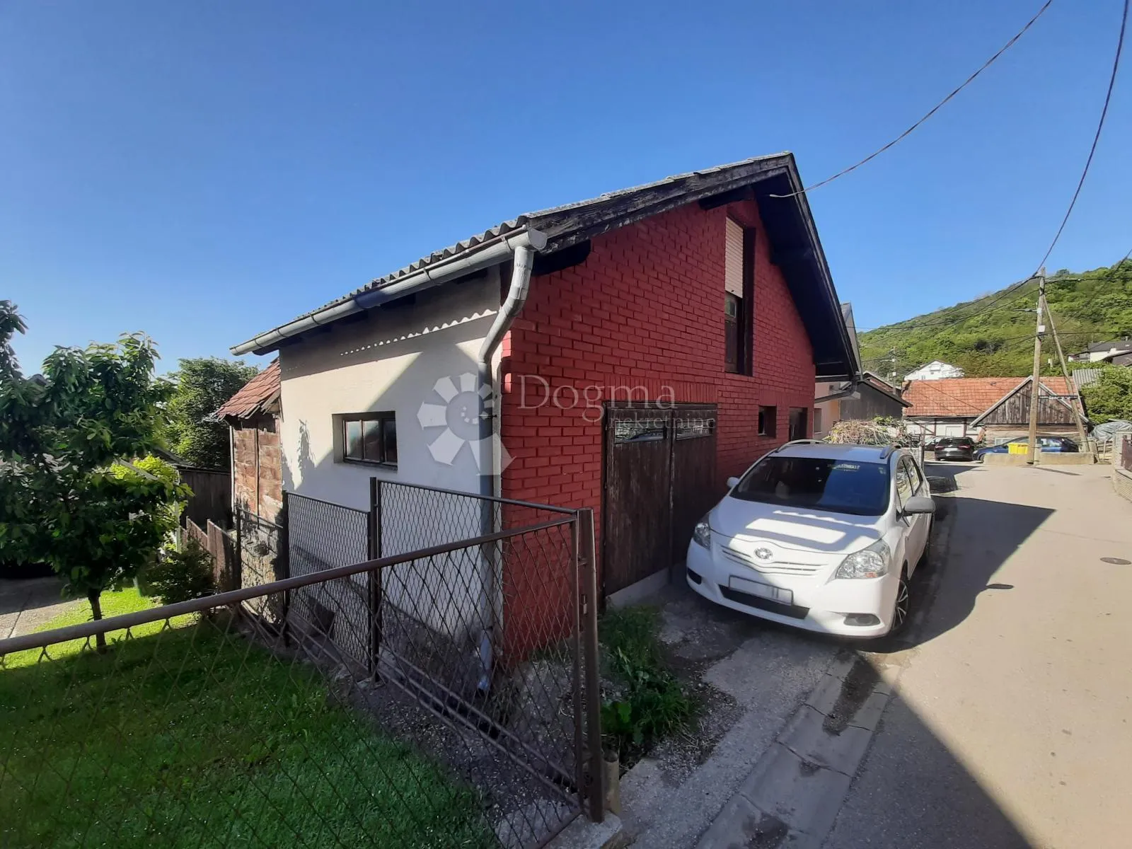 zemljište s kućom i pogledom u markuševcu - slika 2