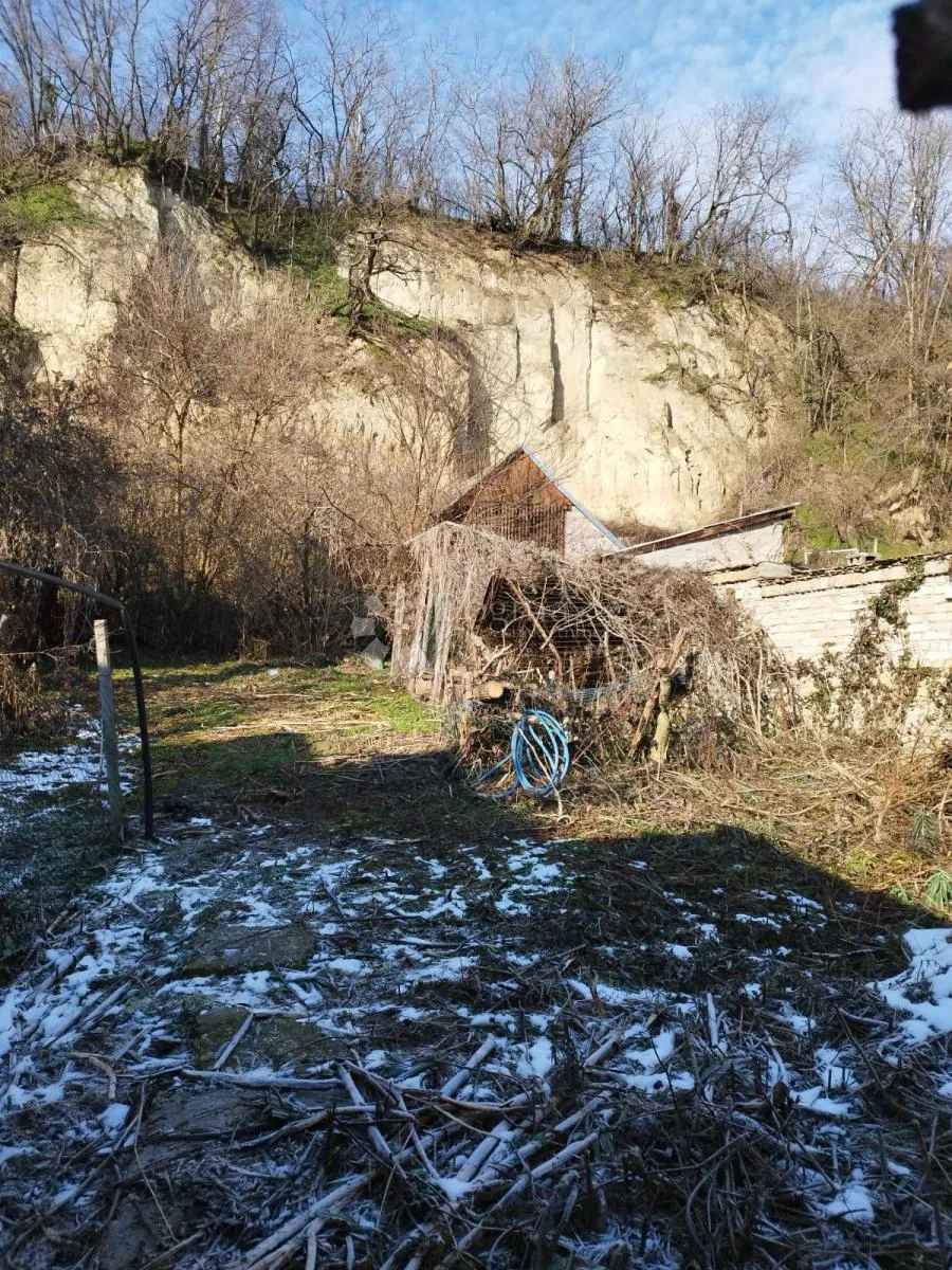 zmajevac - u samom centru poslovno stambena zgrada - slika 10