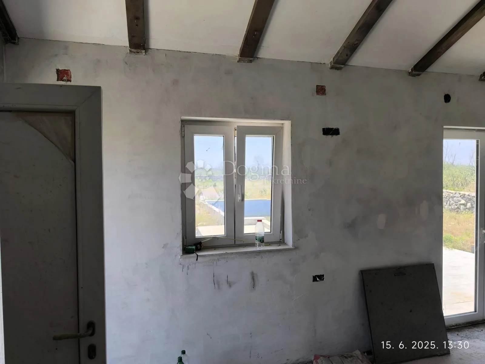 kuća s bazenom na 3000 m2 zemljišta - slika 7
