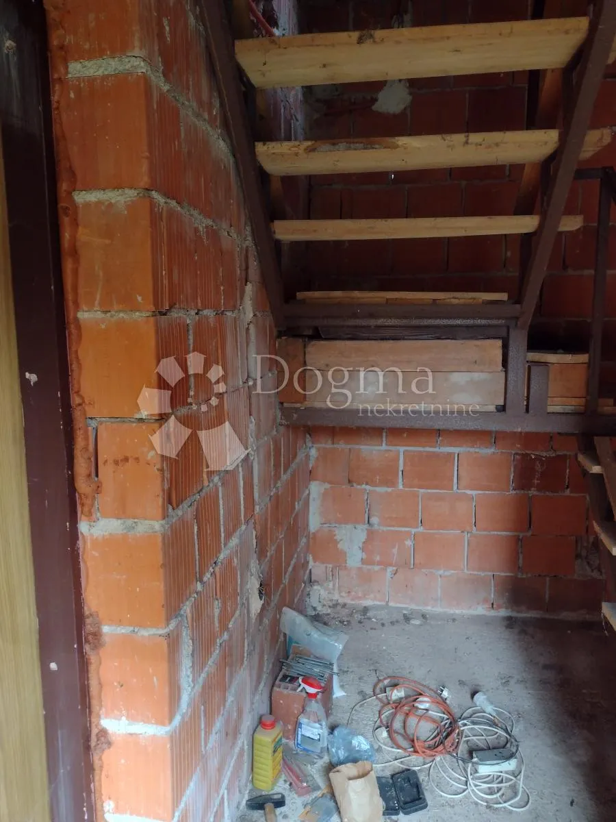 novogradnja s poslovnim prostorom - slika 8