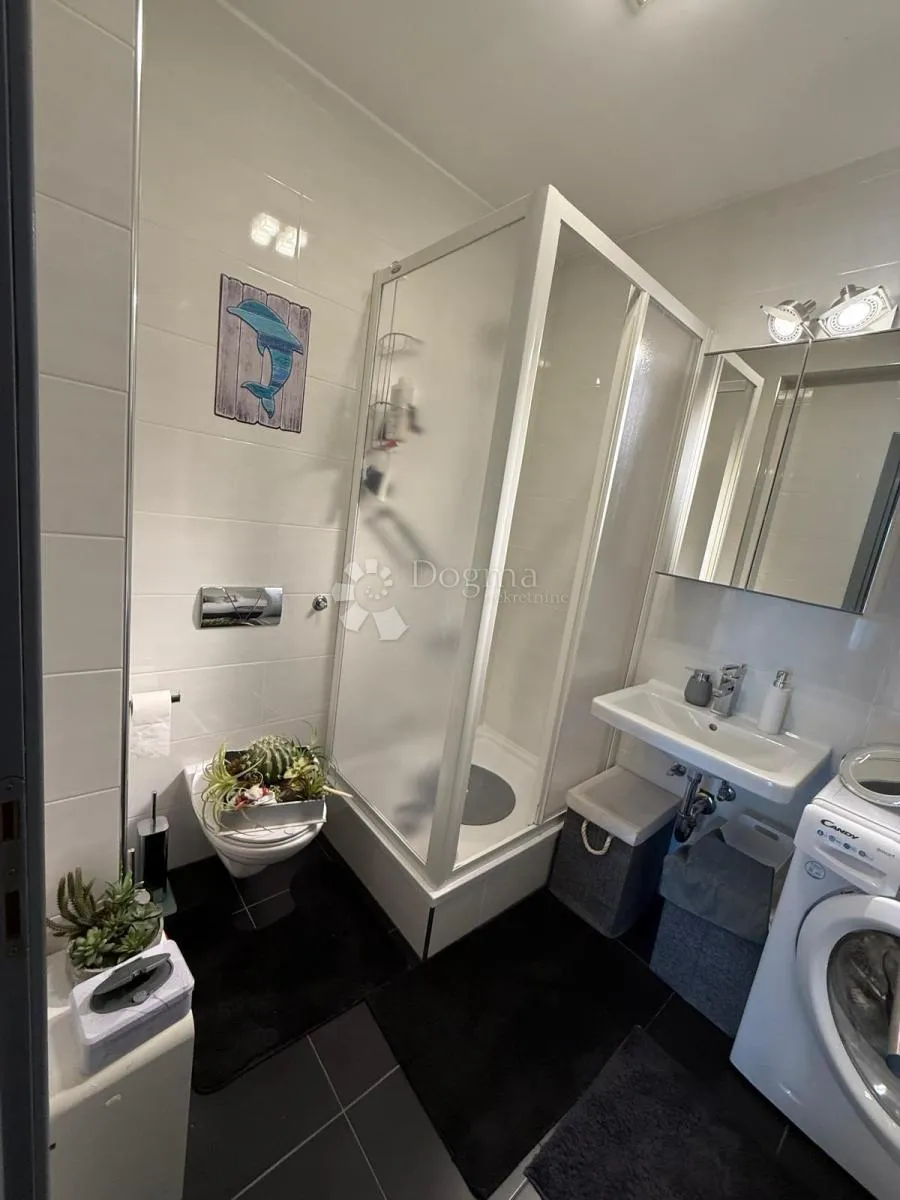 apartman novo velike terase 200 m od mora sniženo - slika 23