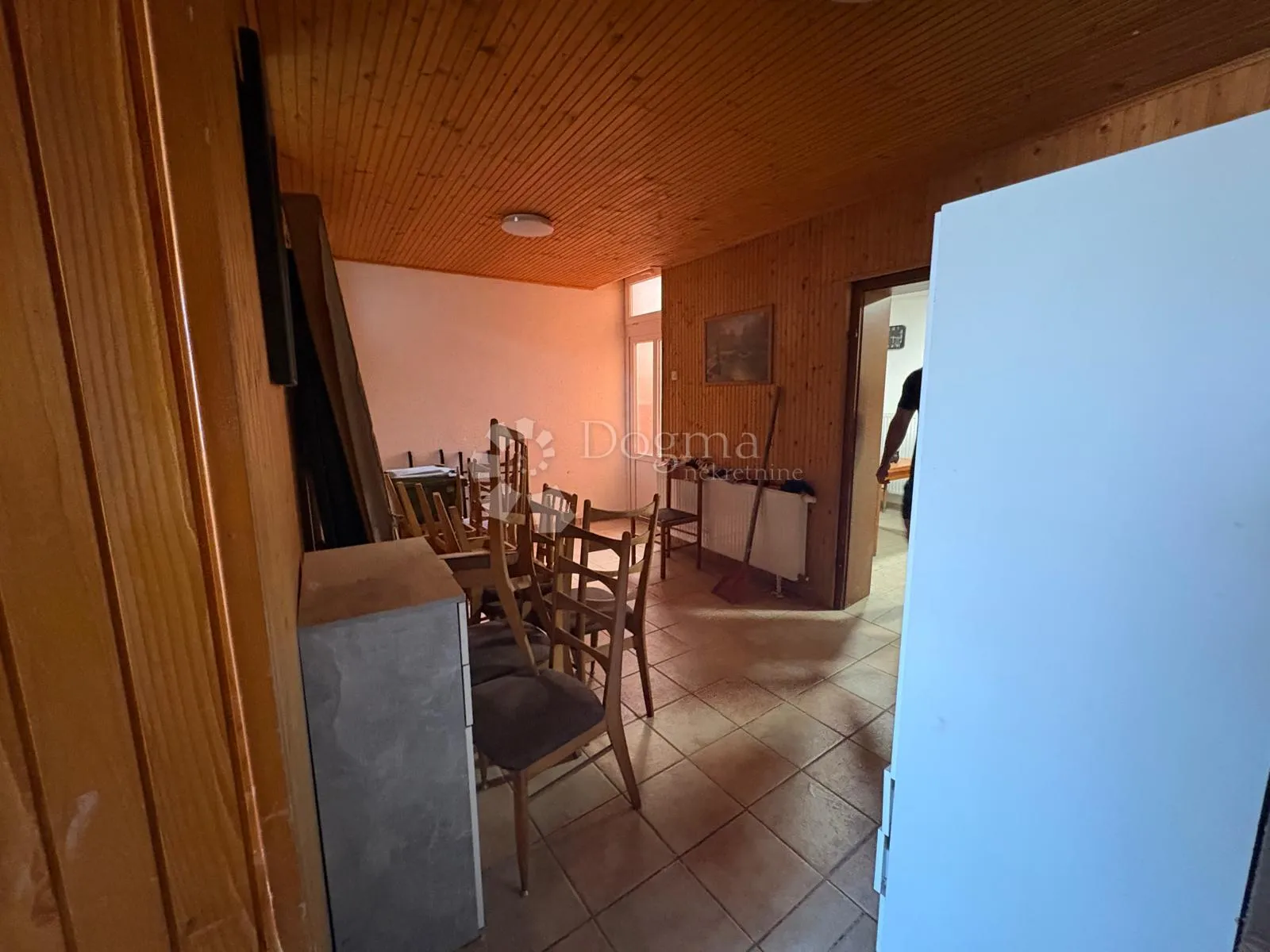 prostrana katnica u retfali – 291 m² s dvorištem - slika 17