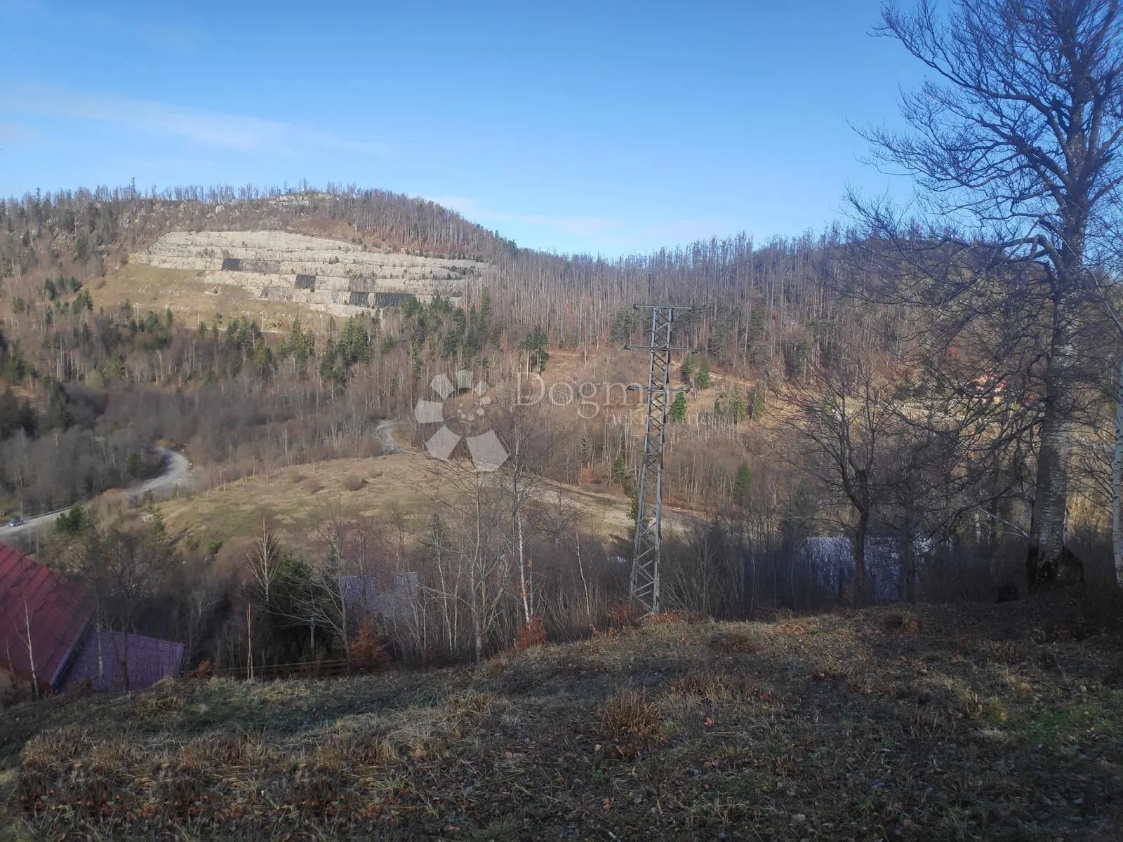atraktivni teren u fužinama uz jezero bajer - slika 3
