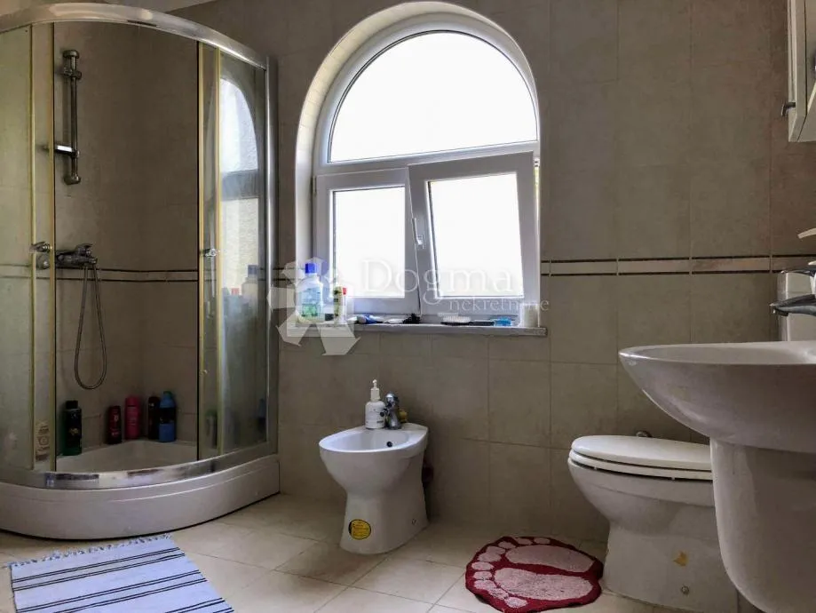 krk - baška - vila s velikim stanom i dva apartmana - slika 6