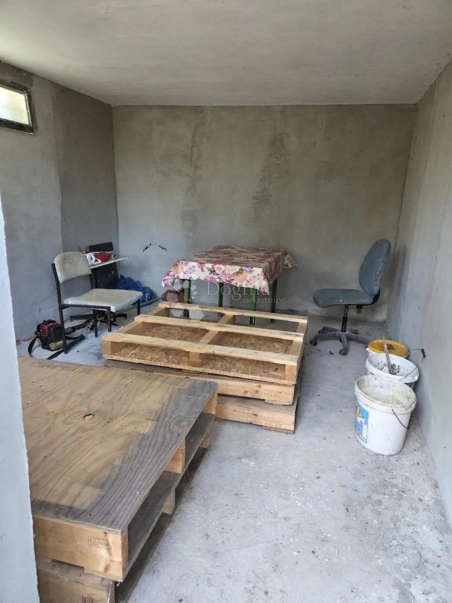 vikendica mišino brdo – ograđen posjed i šuma - slika 9