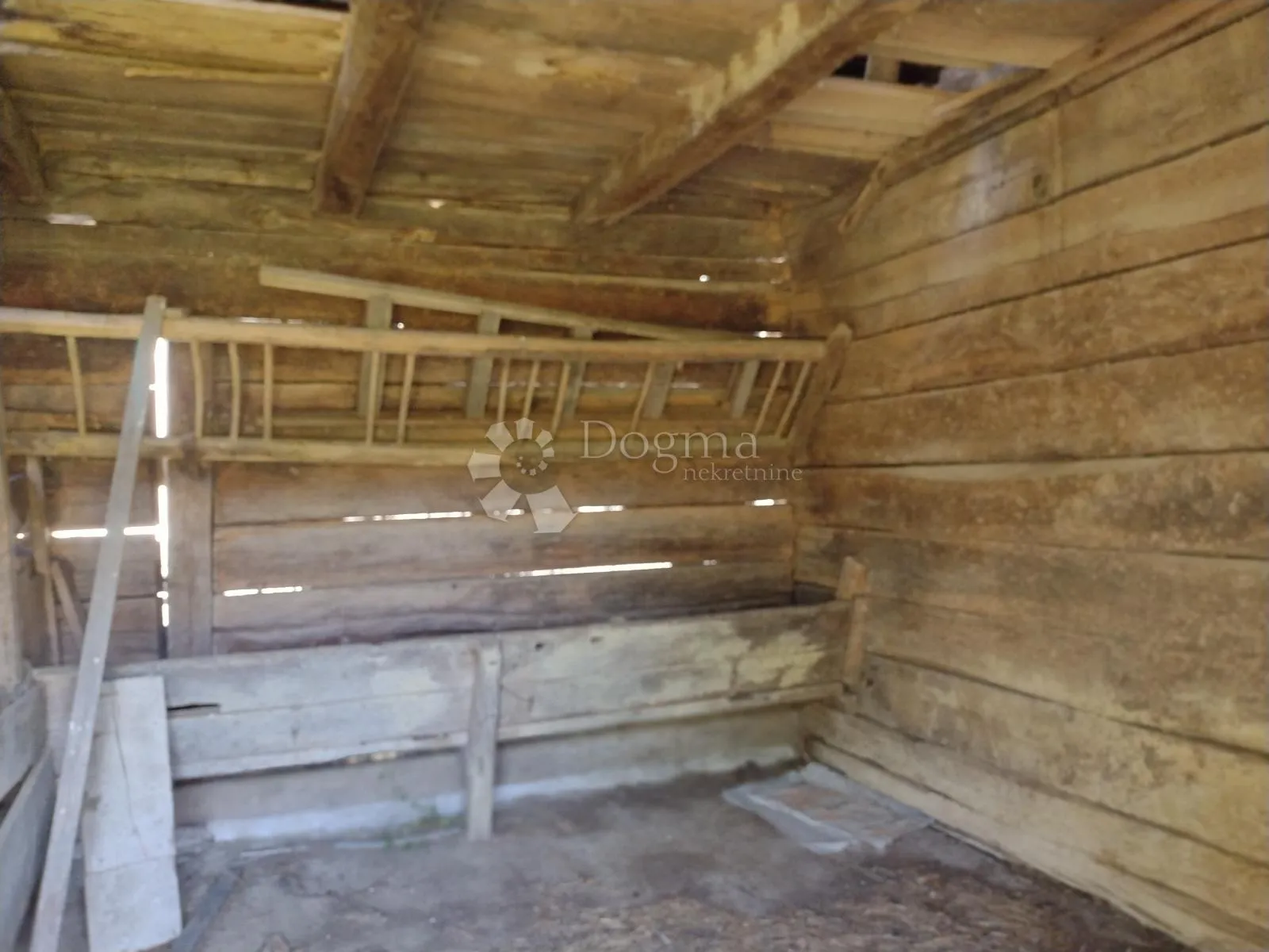 2 odlične kuće, 7ha, mali raj - slika 23