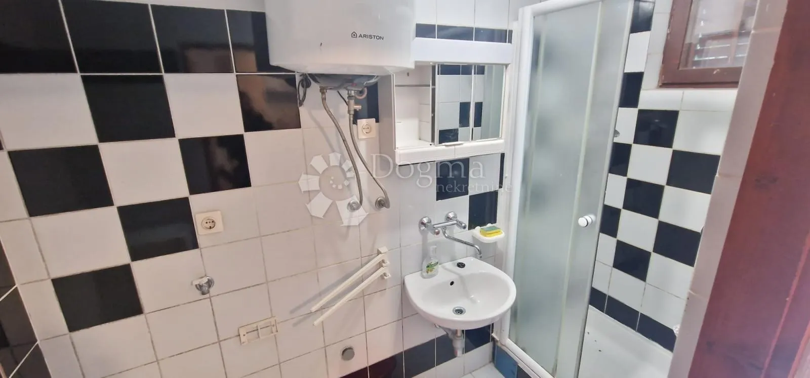 apartman sa okućnicom-baška - slika 6