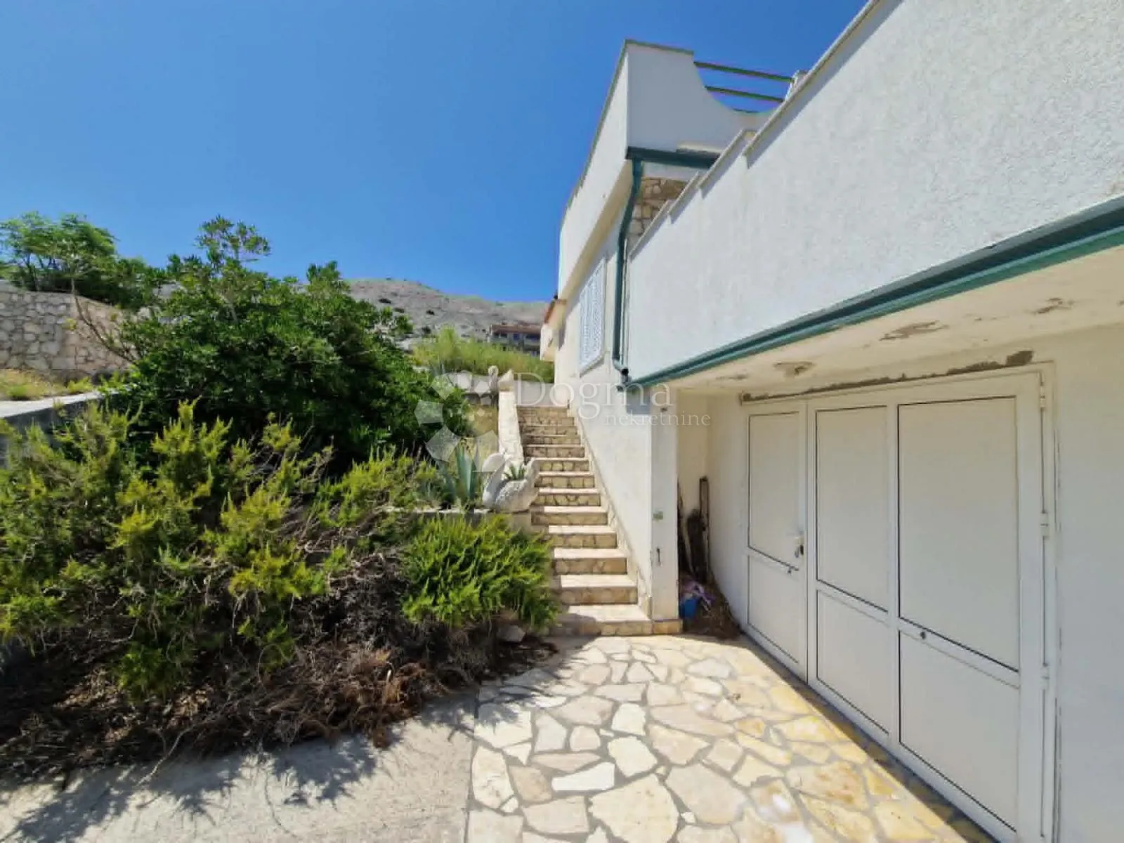 pag - kuća s 2 apartmana 282,80 m2 - 250 m od mora - slika 4
