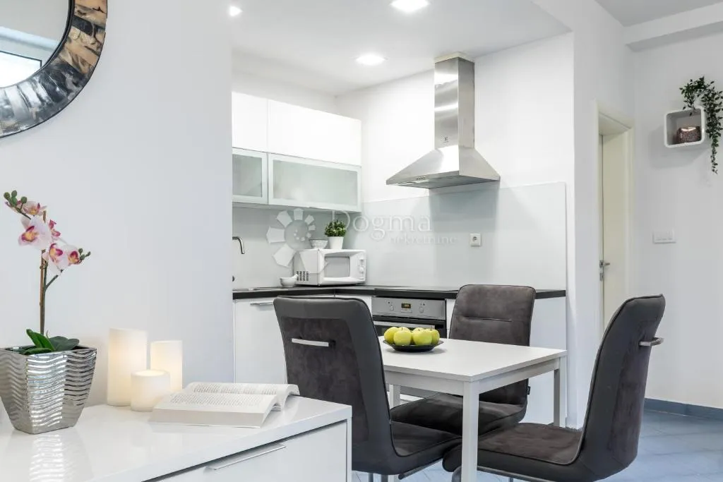 atraktivan apartman u povijesnoj jezgri splita - slika 2
