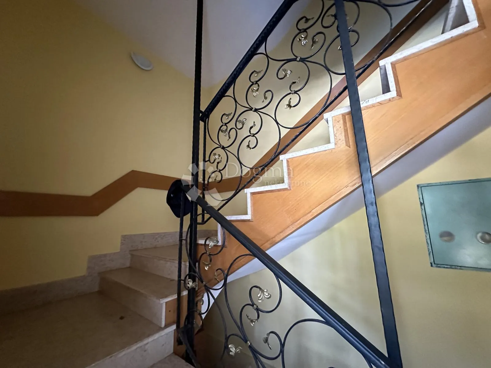 etaža kuće s predivnim pogledom - slika 34