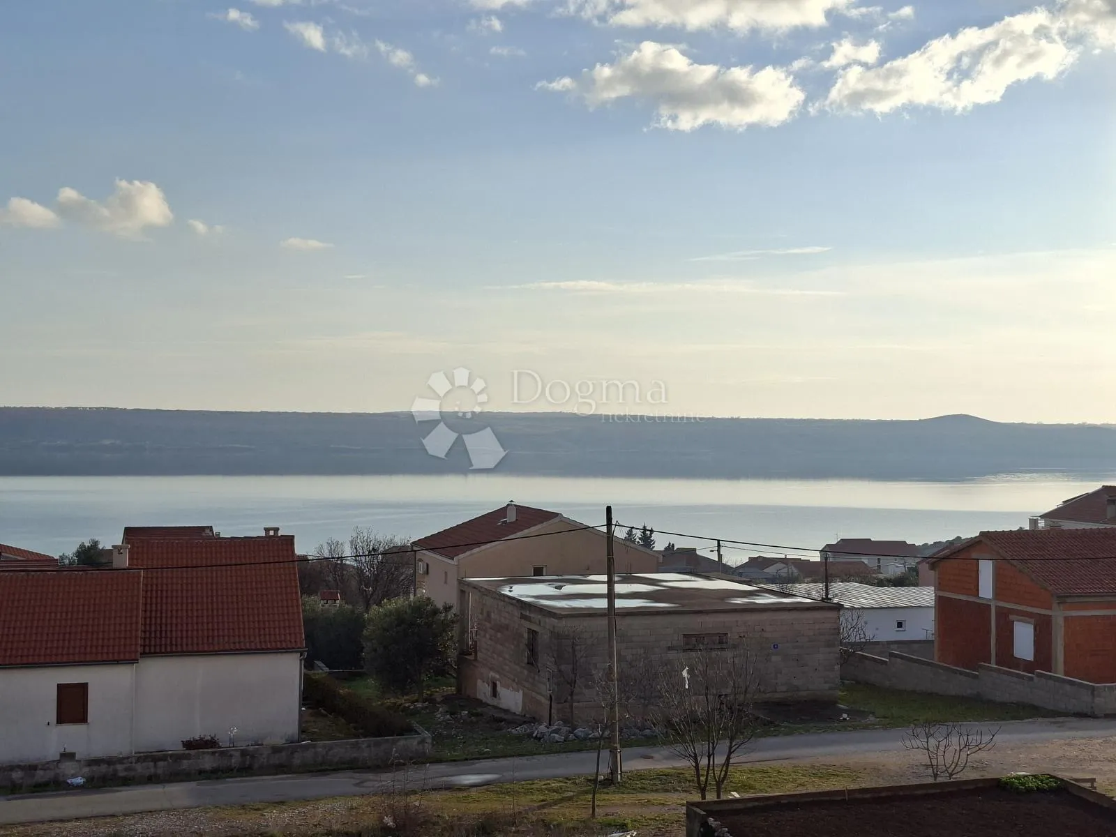 troetažni stan s terasom i pogledom na more - slika 19