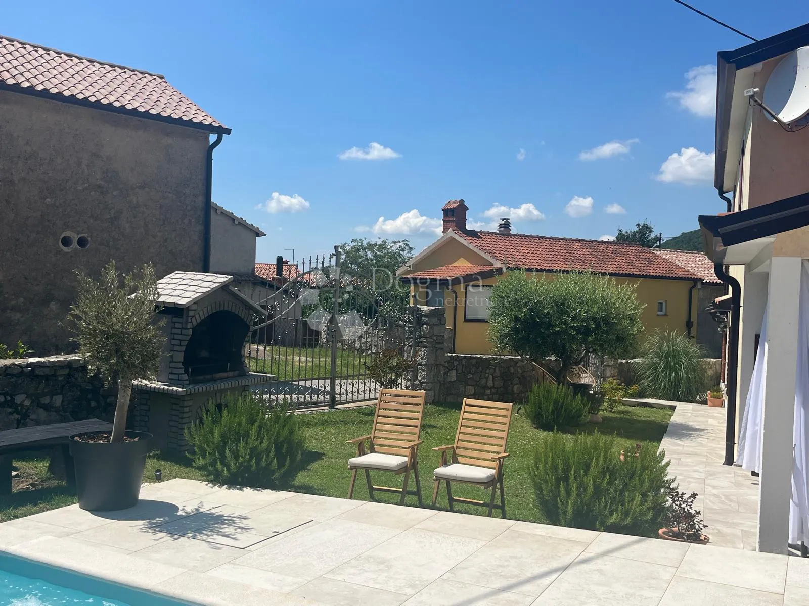lupoglav -kuća sa bazenom - slika 9