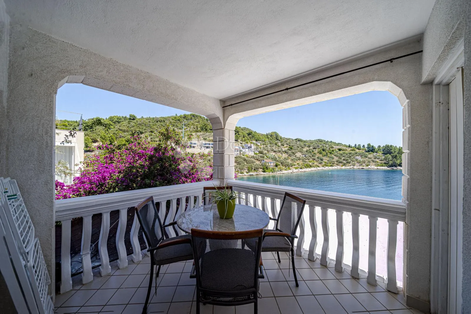 prvi red do mora: samoodrživa apartmanska vila s uhodanim poslovanjem – vela luka, korčula - slika 154