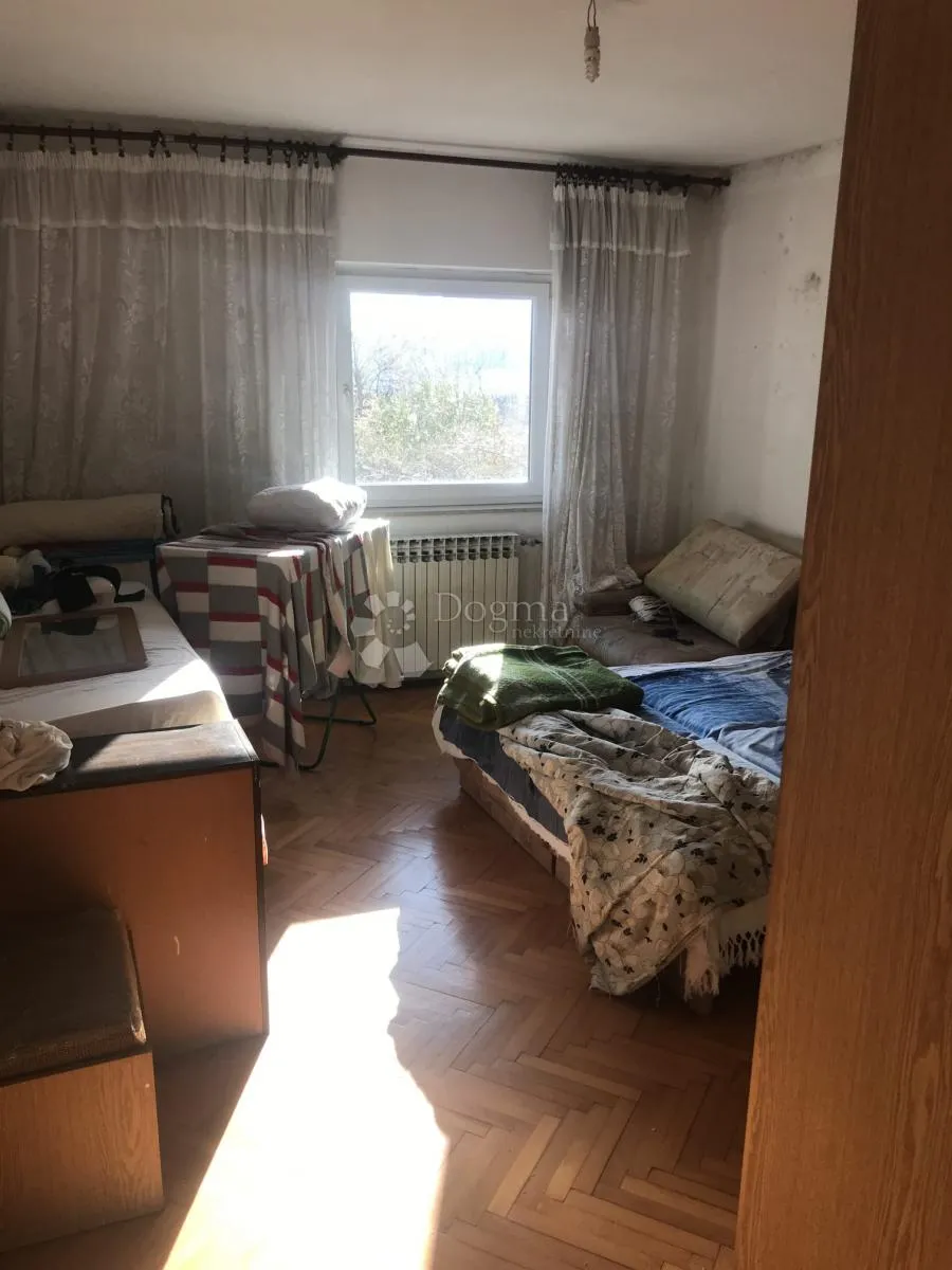 kuća s velikom garažom trinajstići - slika 22