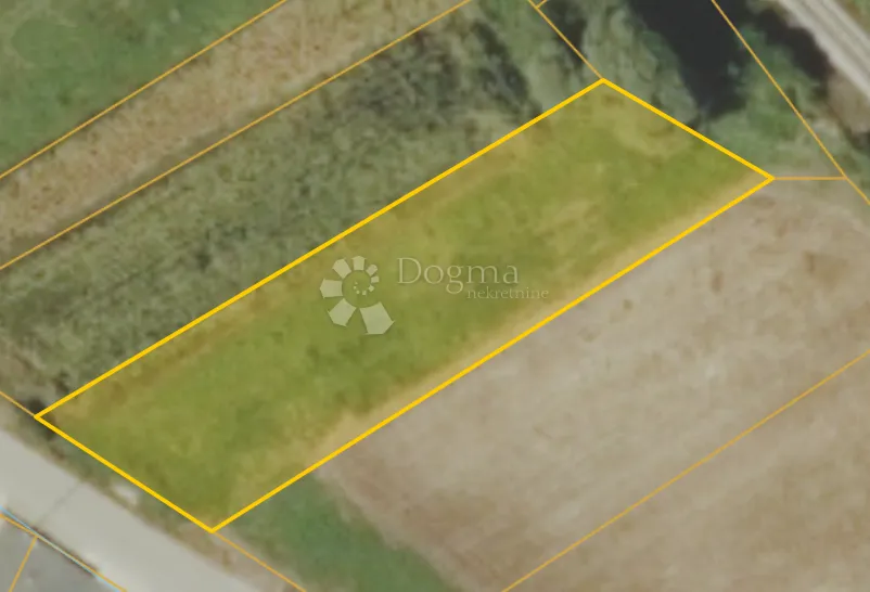 građevinsko zemljište s pogledom u krušljevcu - 1443m2 - slika 3