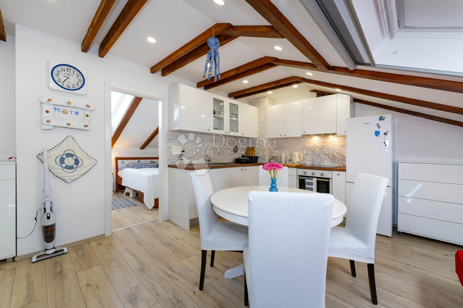 zaton-nin,luksuzna apartmanska kuća uz plažu,3 apartmana,pogled na more - slika 82