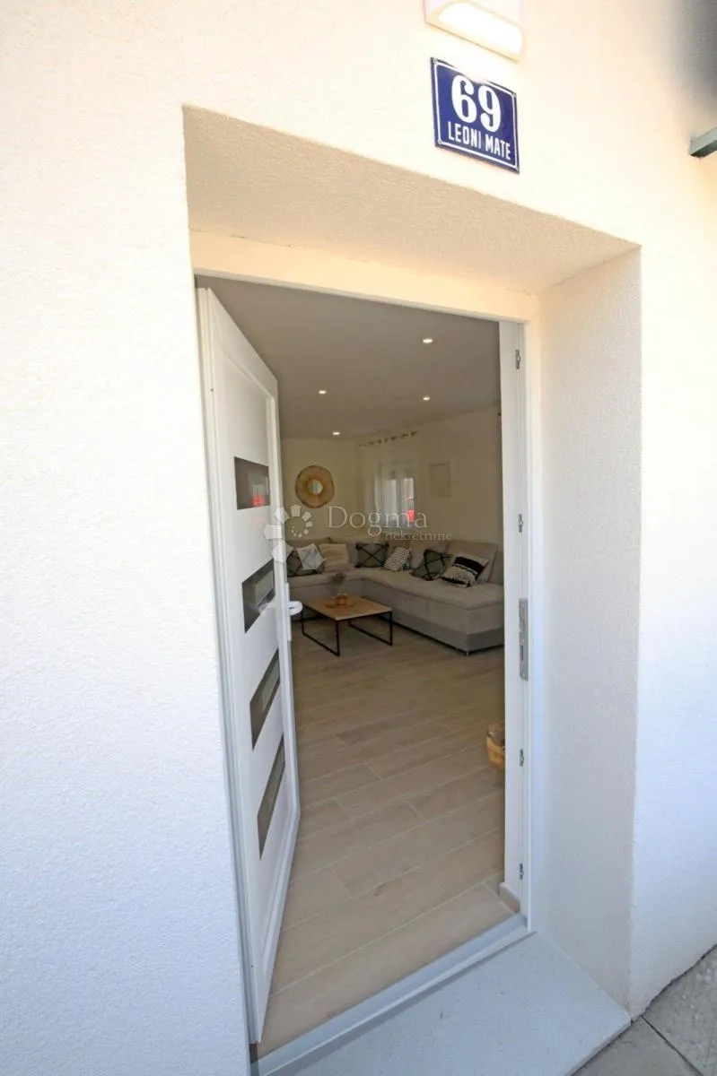 ekskluziv apartman zablaće prvi red do mora luksuz prilika - slika 5