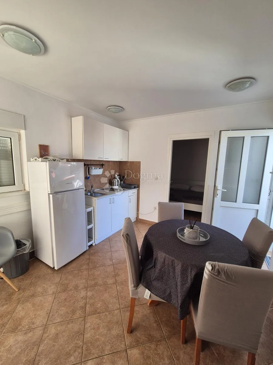 šibenik/zablaće- jedinstveni kompleks uz more: apartmanske kuće s teniskim terenom i bazenima - slika 45