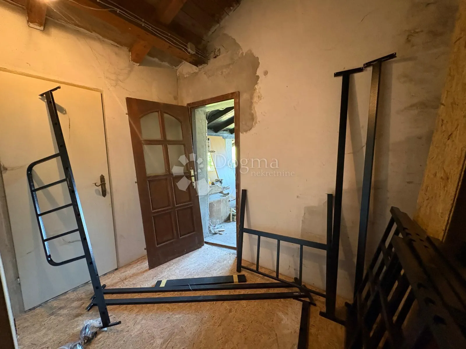 prostrana katnica u retfali – 291 m² s dvorištem - slika 6