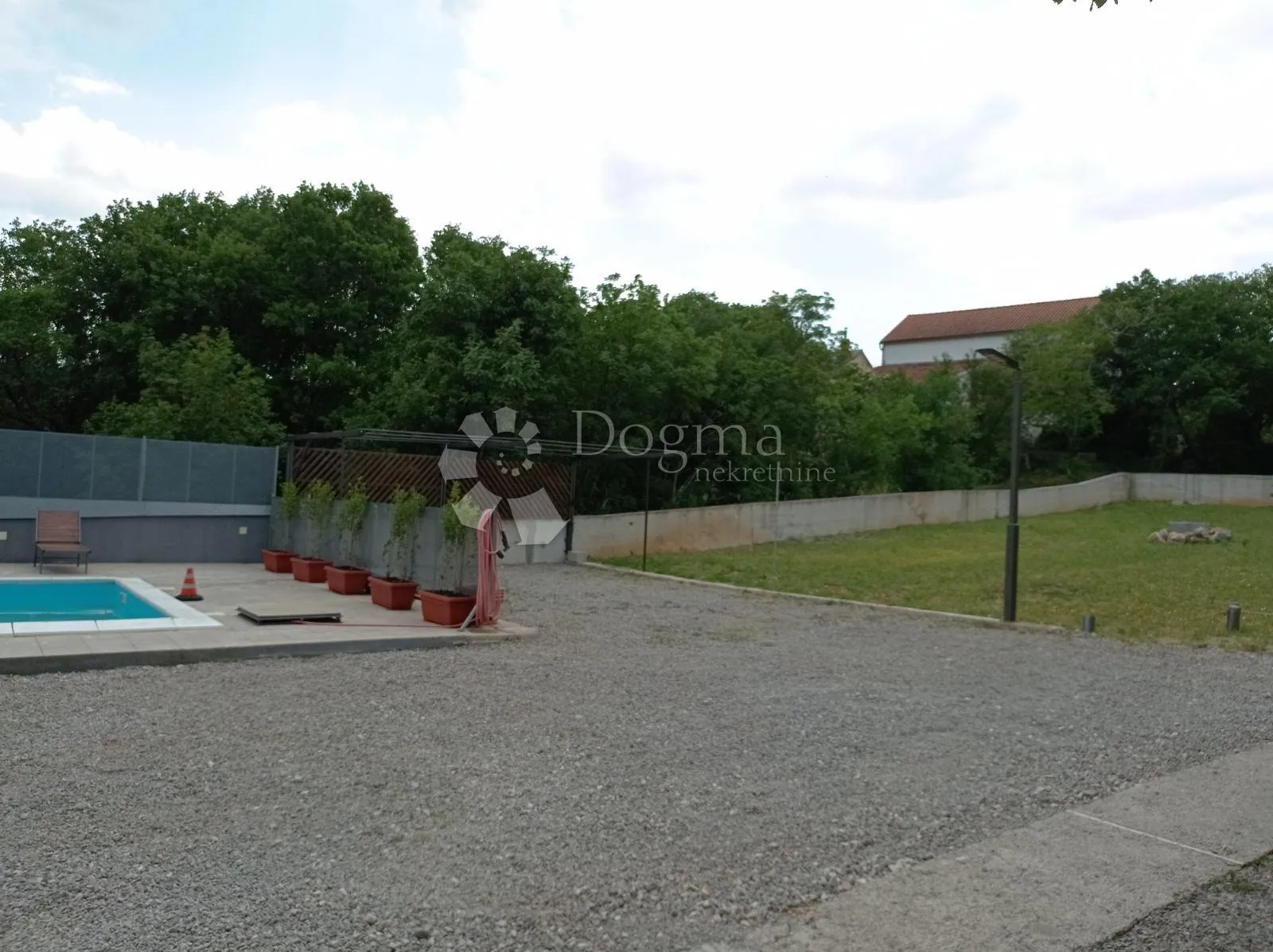 hreljin samostojeća kuća sa dva stana - slika 10