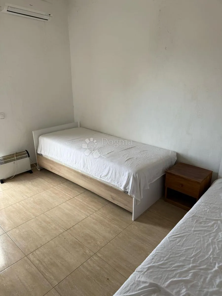 prodaja kuće s poslovnim prostorom u pakoštanima – savršena prilika za investiciju - slika 5