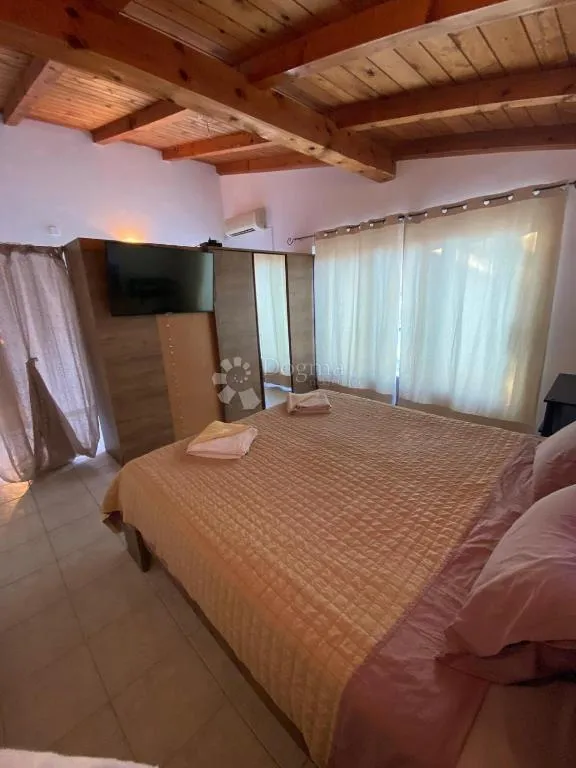 funtana!prilika!uhodana apartmanska kuća na parceli sa velikim potencijalom! - slika 32