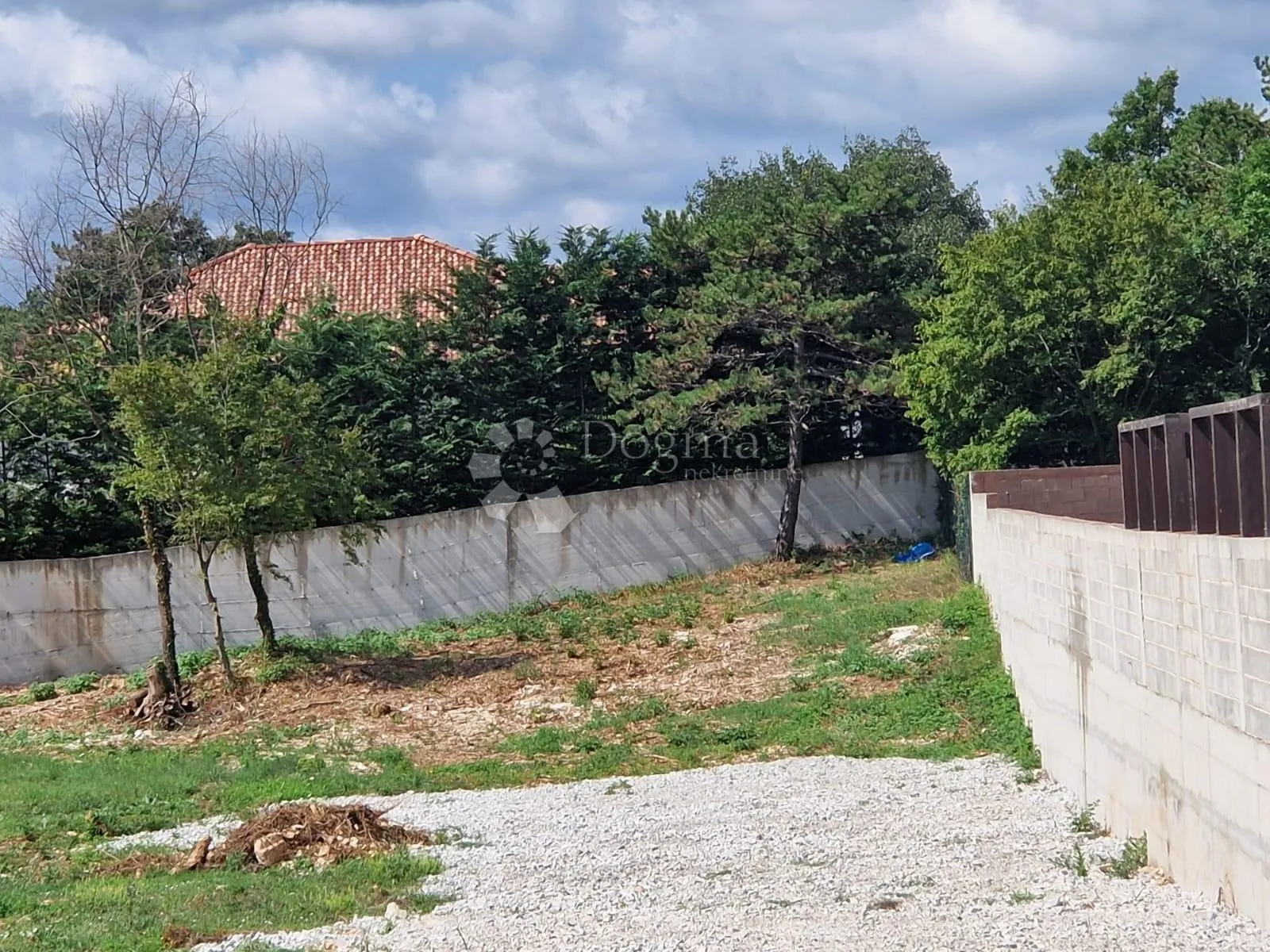zemljište s pravomoćnom građevinskom dozvolom - slika 5
