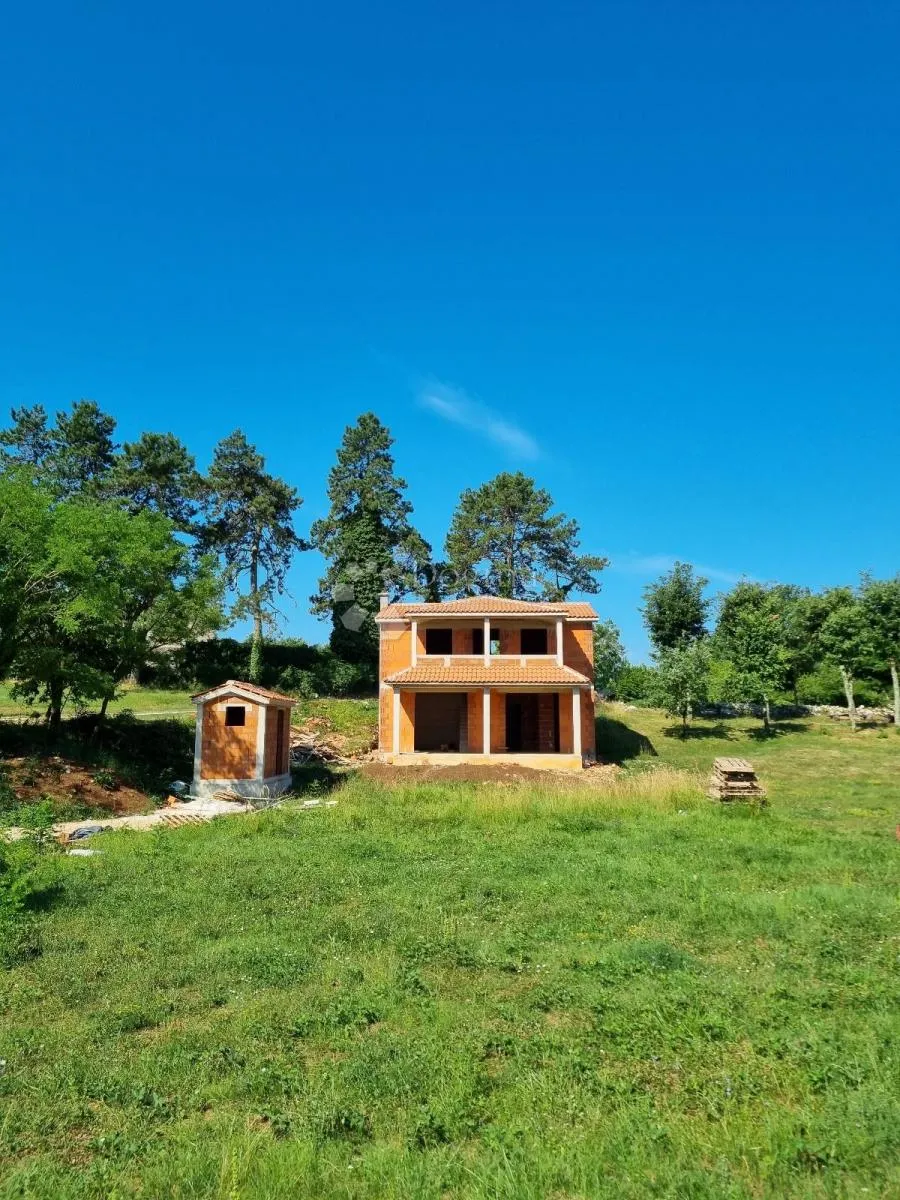 roh bau kuća s bazenom, 150 m², parcela 911 m² - slika 6