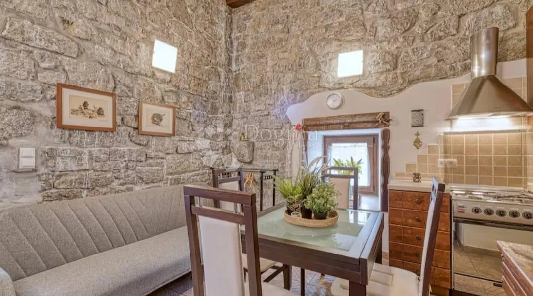 stan sa dva apartmana u matuljima - slika 14