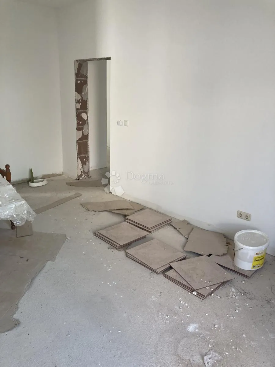 prilika - apartmanska kuća u pirovcu, 1. red do mora - slika 36