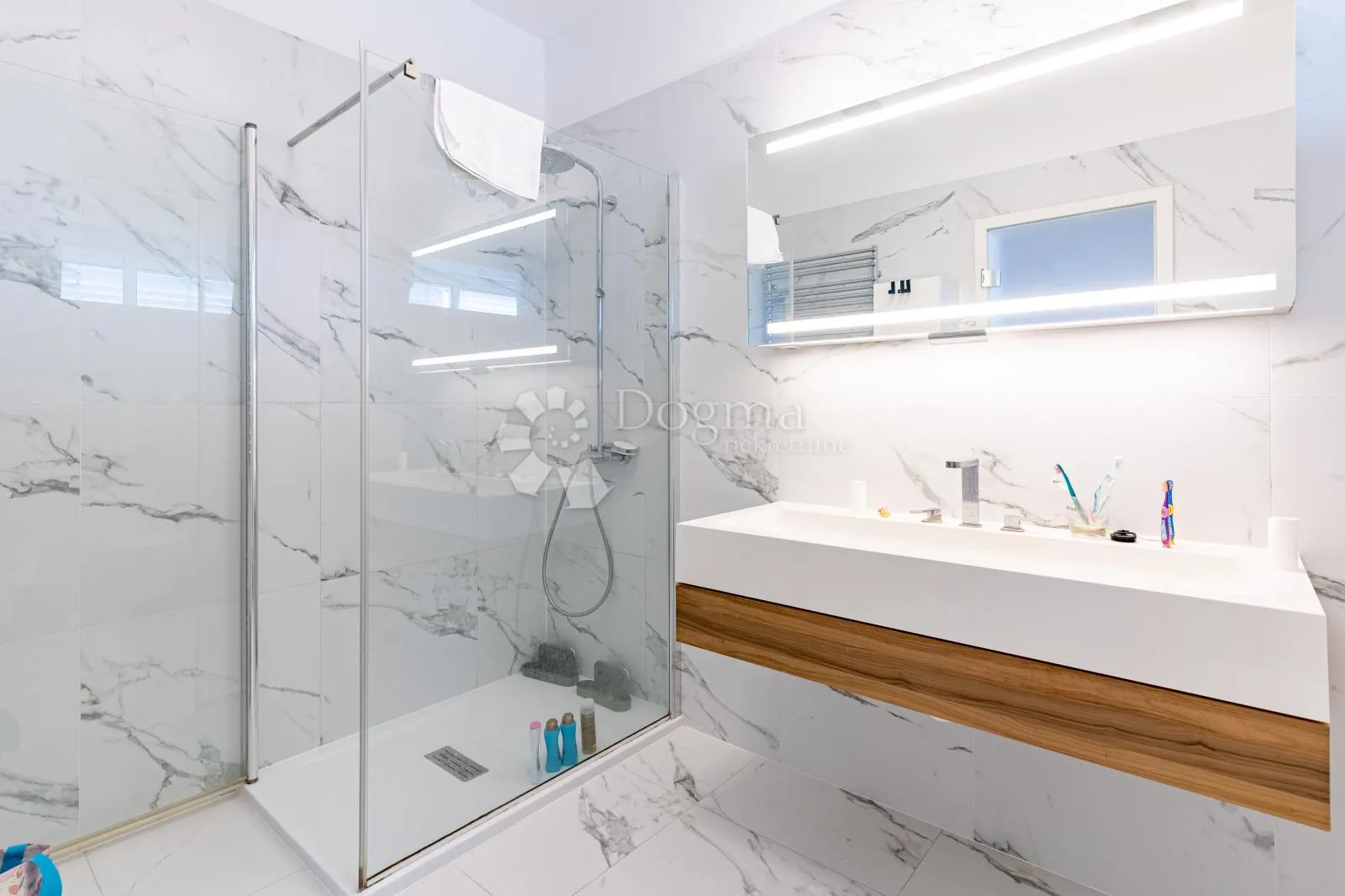 luksuzan dvoetažan penthouse - maksimir - slika 10