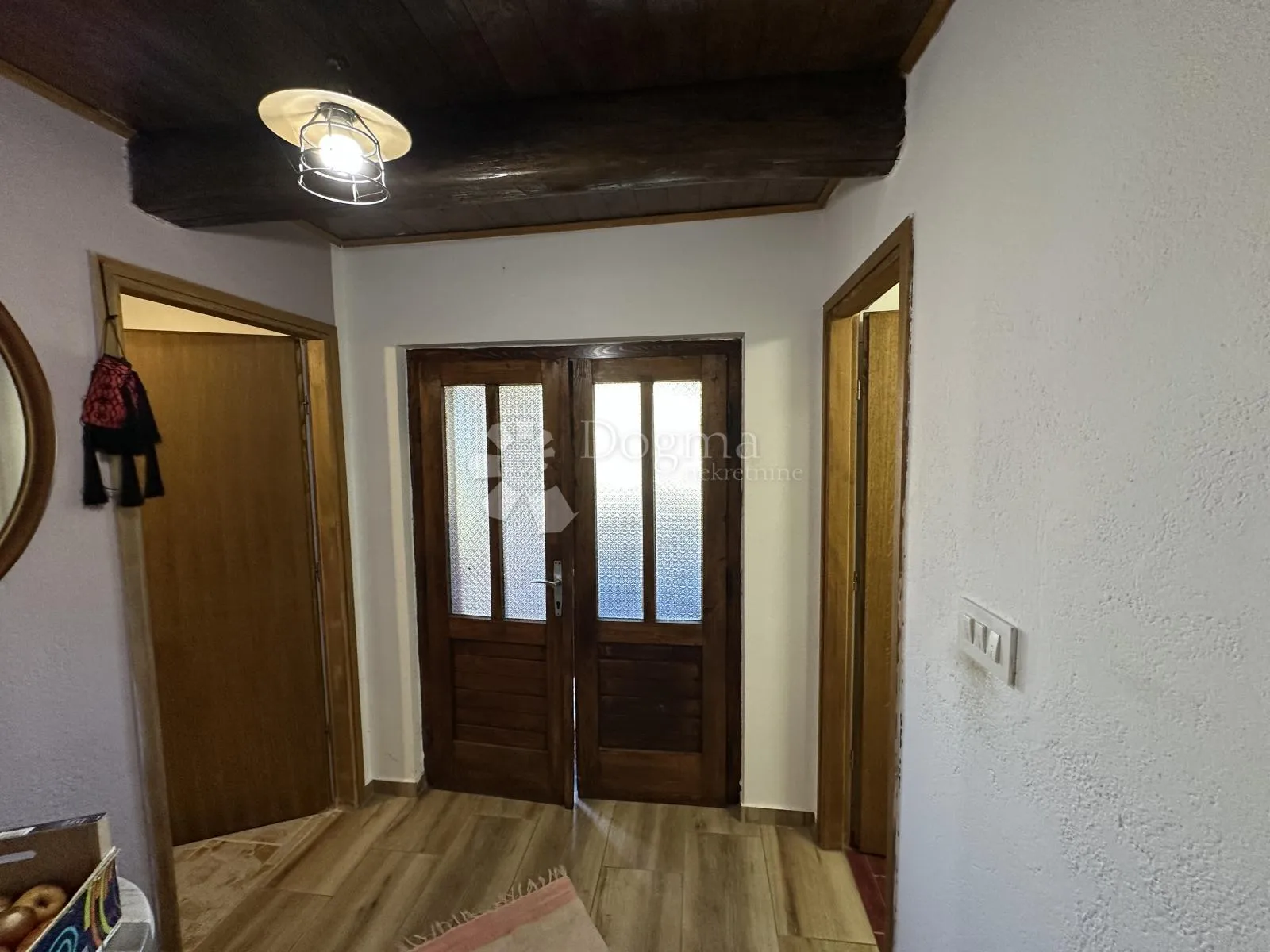 kuća u neposrednoj blizini centra prilika !!! - slika 2