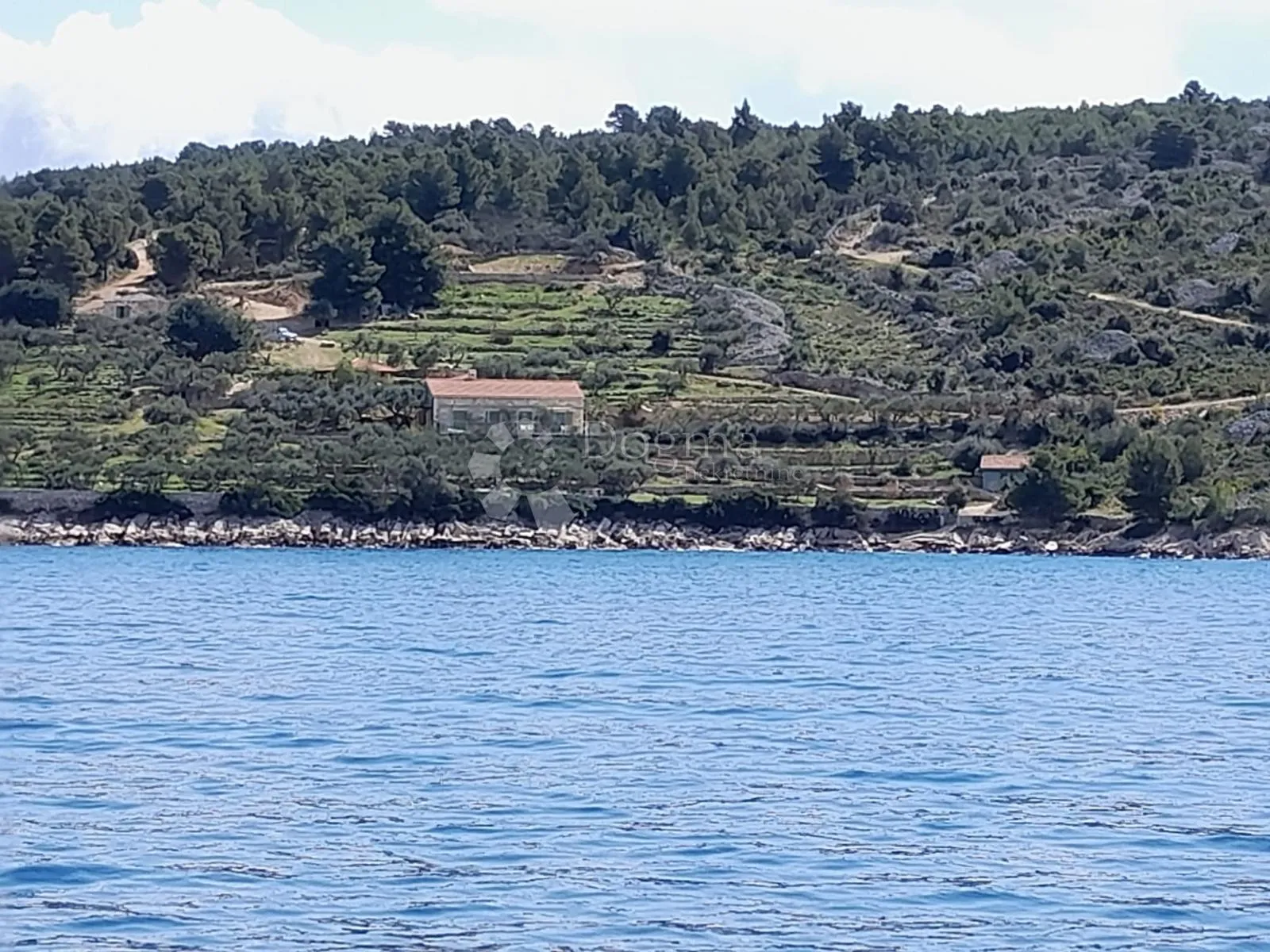 poljoprivredno zemljište idealno za opg, 150 m od mora - slika 2