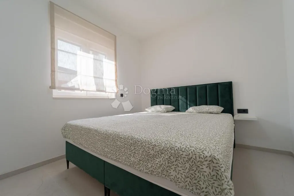 turanj - villa s bazenom, spremna za useljenje - 350m od mora - slika 21