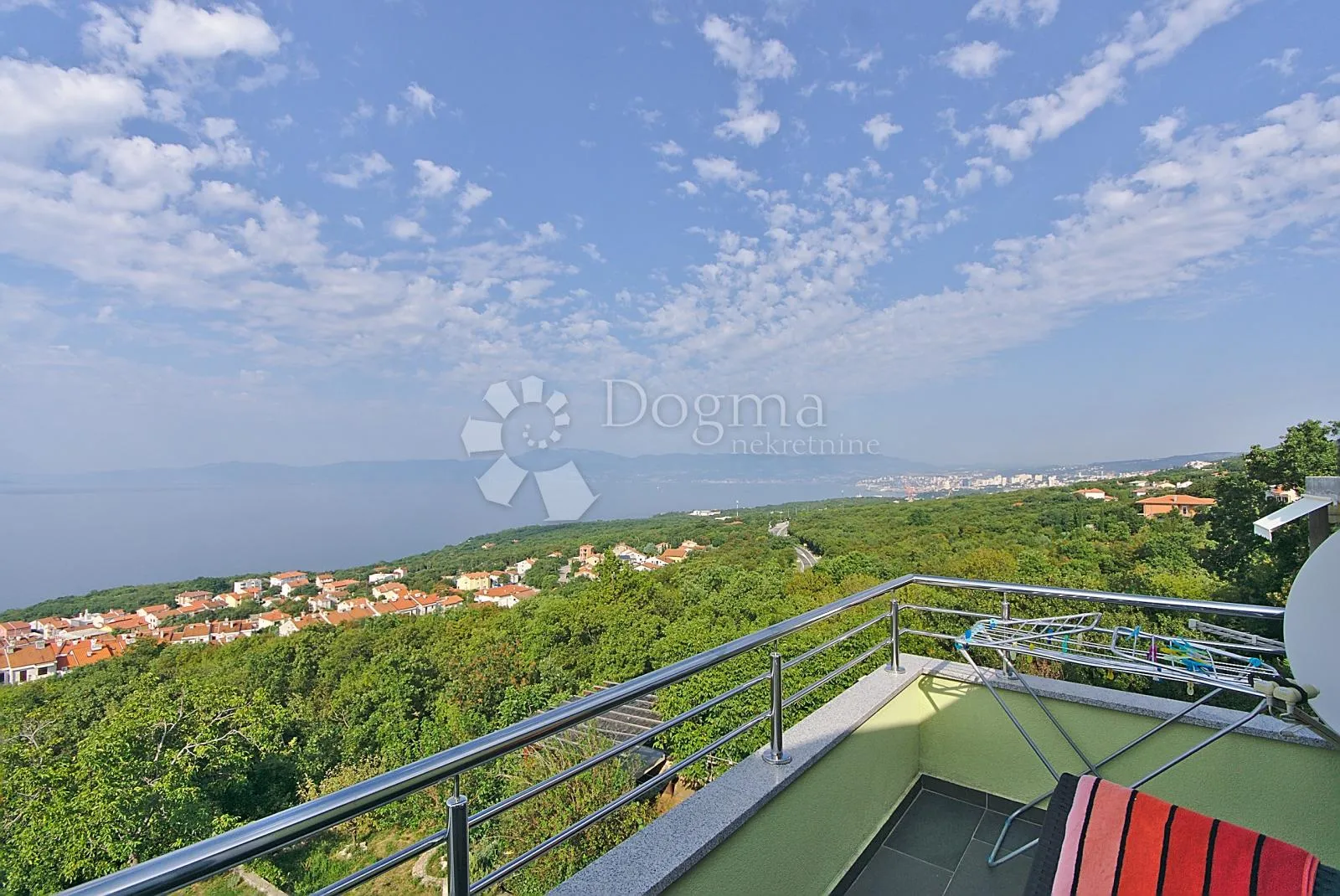 kostrena kuća sa 6 stanova - slika 11