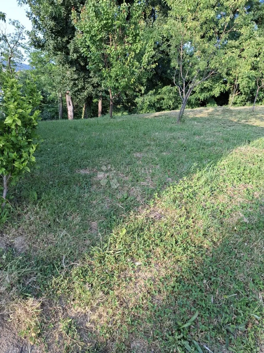 prodaje se parcela sa pogledom - slika 9