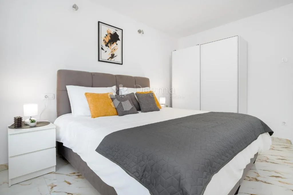 luksuzni 2-sobni stan s terasom u centru splita,75 m² - slika 7