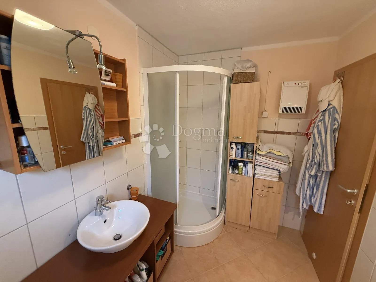 dva apartmana, marušići - slika 32