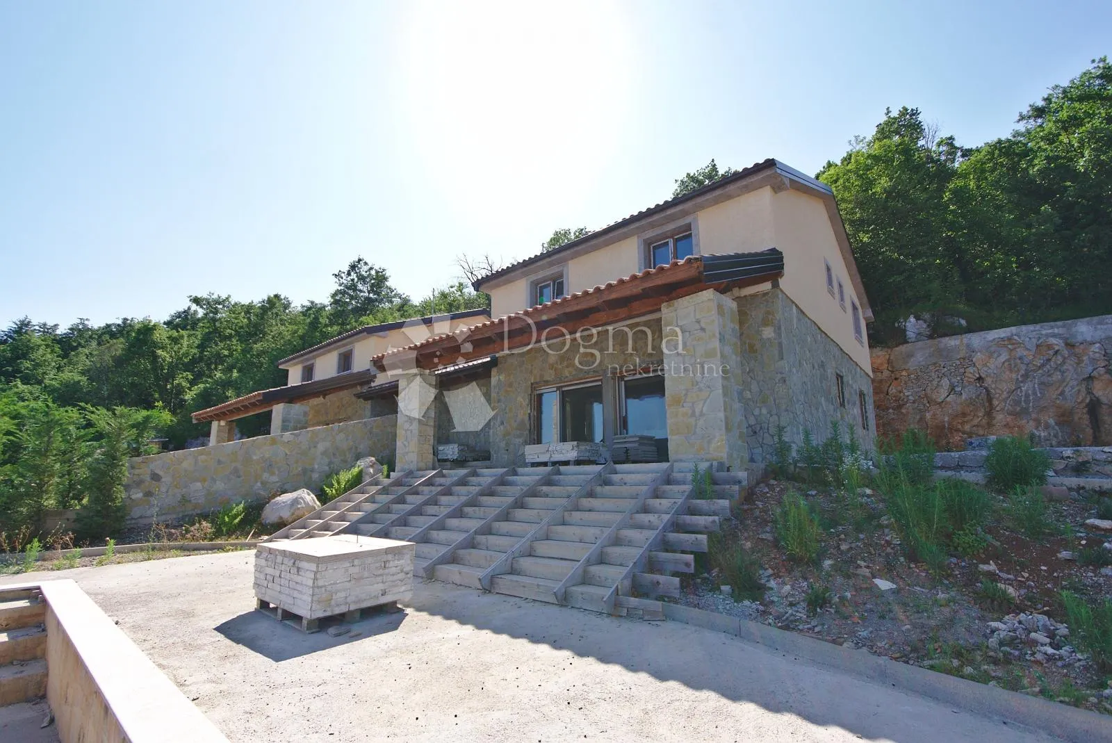 opatija, poljane- kuća sa dva dvoetažna stana dva bazena i panoramski pogled! - slika 32