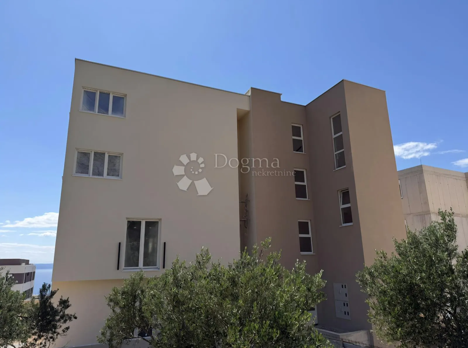 s4, dvosoban stan na prvom katu, makarska - slika 11
