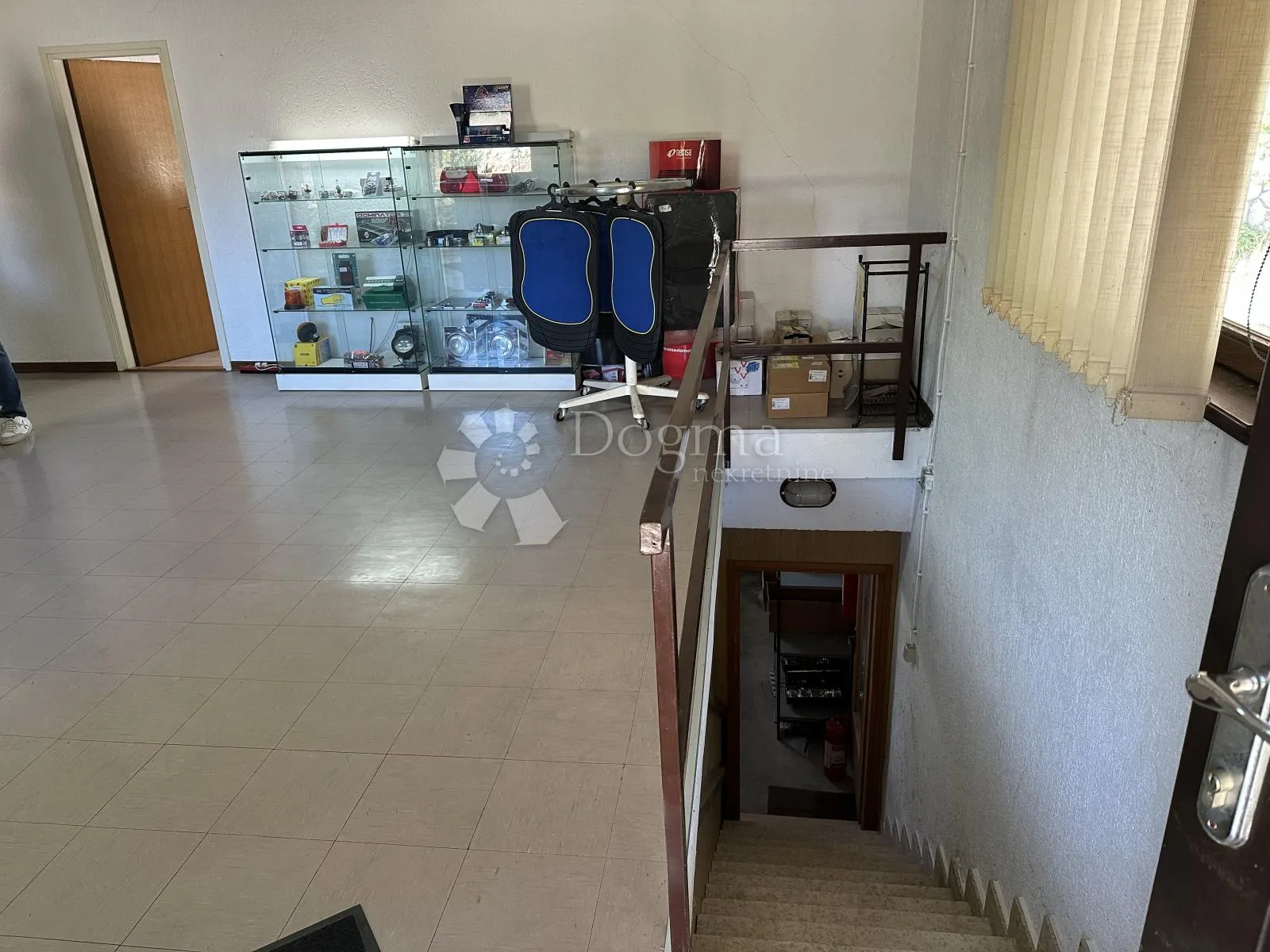 matulji-poslovni prostor 400m2 sa 680 m2okućnice - slika 3