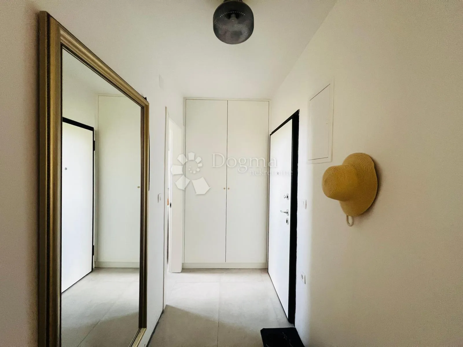 šalata, prilika, novoadaptirani trosobni stan, 100m2 nkp - slika 9