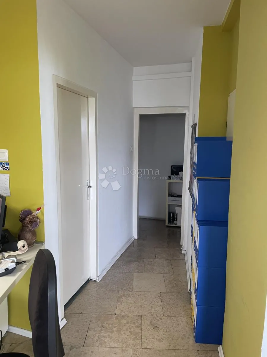 88 m2 odličnog poslovnog prostora za najam - slika 9