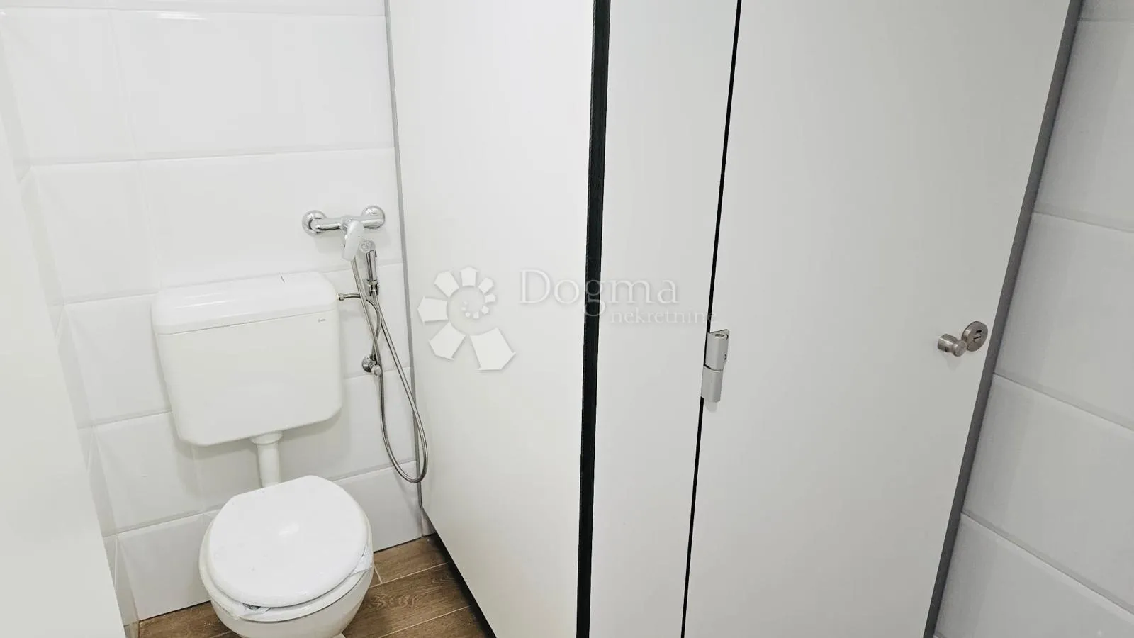 kuća za najam za 90 osoba - 90 kreveta - slika 12