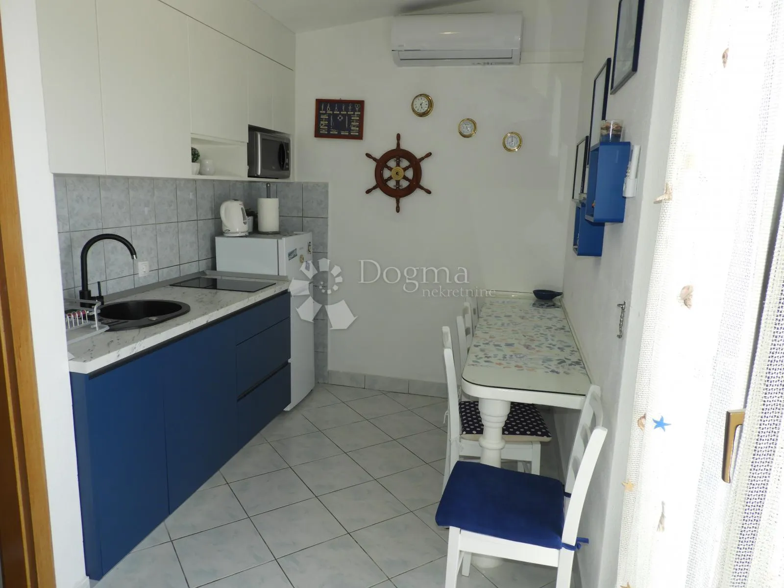 rogoznica - apartmanska kuća sa spektakularnim pogledom - slika 15